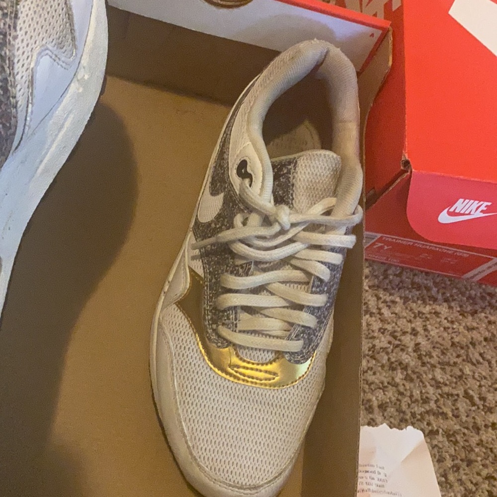Airmax - Picture 3 of 4